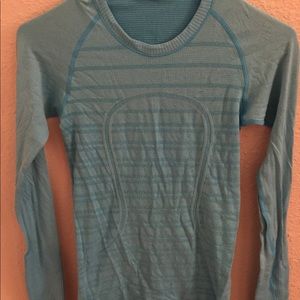 Long sleeved Lululemon blue top